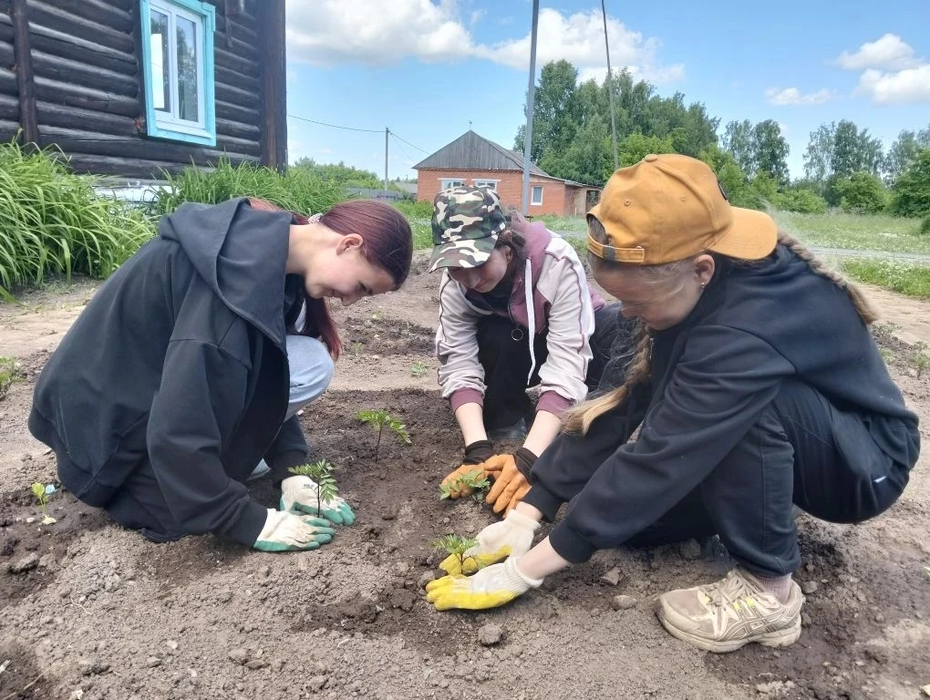 🌿 Экомир вокруг нас: строим зелёное будущее в нашей школе!