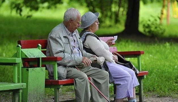 ПОЖАРНАЯ БЕЗОПАСНОСТЬ ДЛЯ ПОЖИЛЫХ ЛЮДЕЙ

Пожилые люди — одна из самых уязвимых групп при пожарах. С 