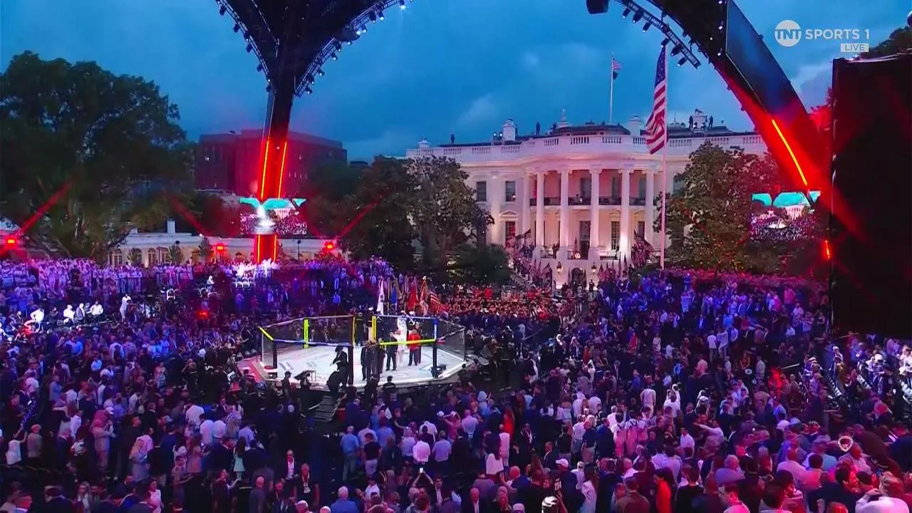 🥊 В Белом доме прошел исторический турнир UFC. Обладатель двух чемпионских поясов Илия Топурия поте