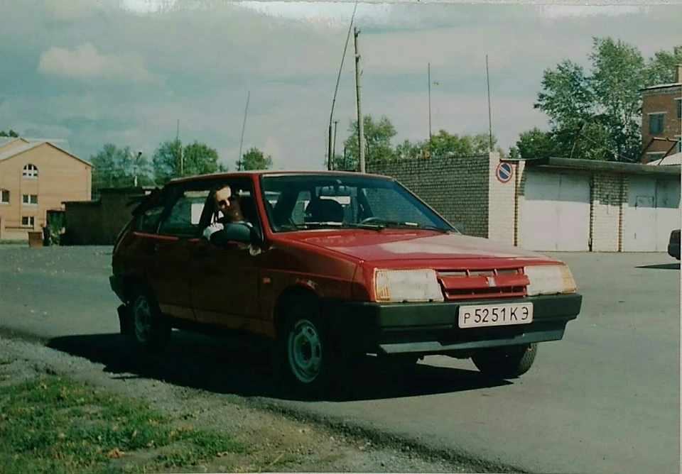 Бандитская машина в 90-е

Дети 90-х