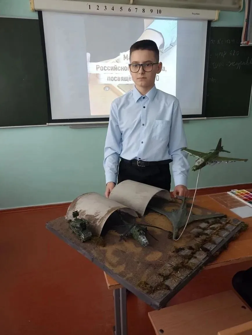 🧩Индивидуальные проекты🧩  📚Игнатенко Никита, учащийся 5 "А" класса выполнил проект в технике макетир