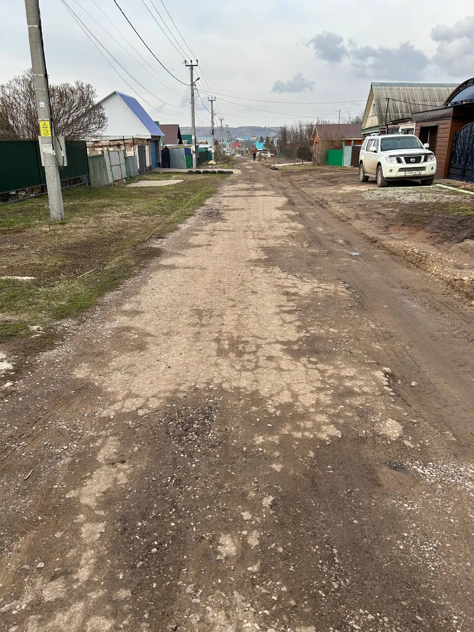😱 Жители улицы Халикова жалуются на отсутствие дороги. Включать улицу в план ремонта отказываются, в