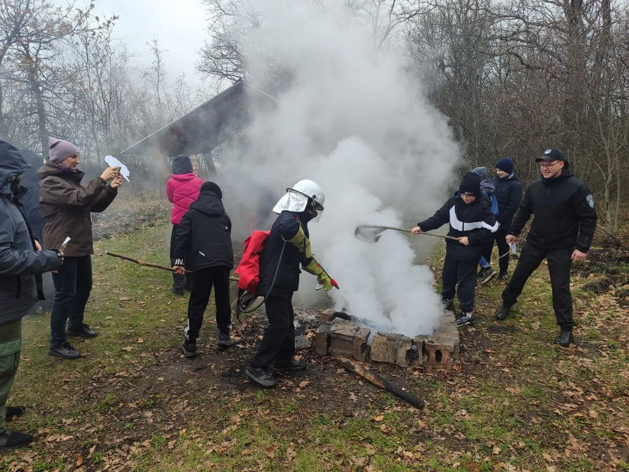 🌳 В урочище Большое Толстое Губкинского округа прошёл обучающий экологический практикум для школьник
