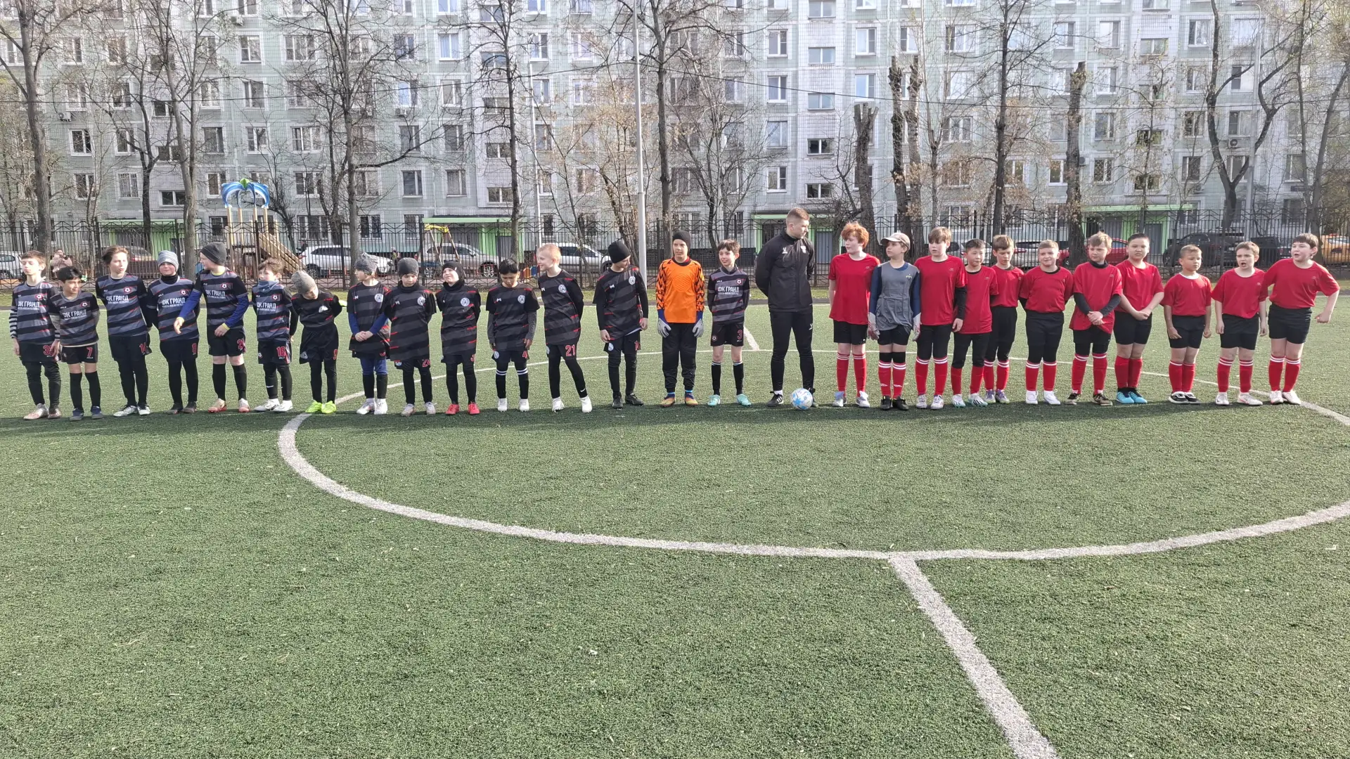 Настоящая команда ⚽  Наша школьная команда приняла участие в соревнованиях по мини-футболу в рамках 