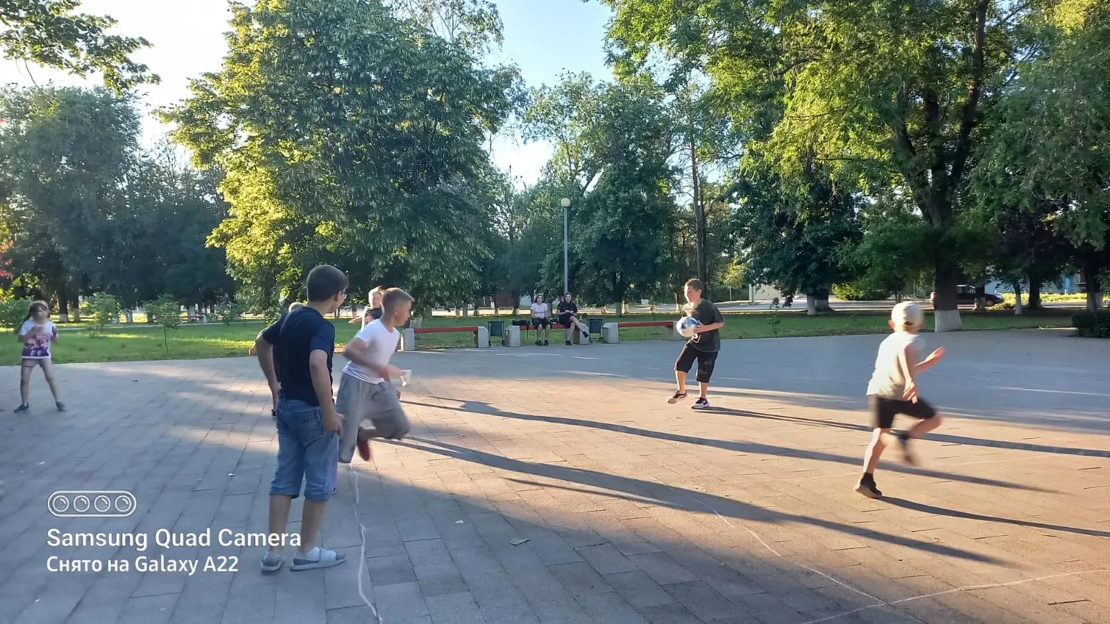 ⚽️🏃‍♂️ В рамках летней оздоровительной кампании

12 июня в ст. Новоплатнировской  прошли веселые сп