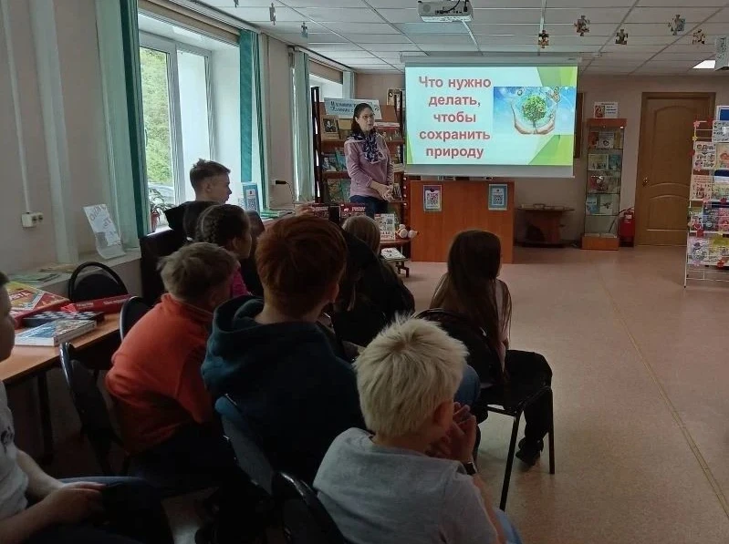 🌿«Экология для любознательных»: познавательный час в городской библиотеке №1

В городской библиотек