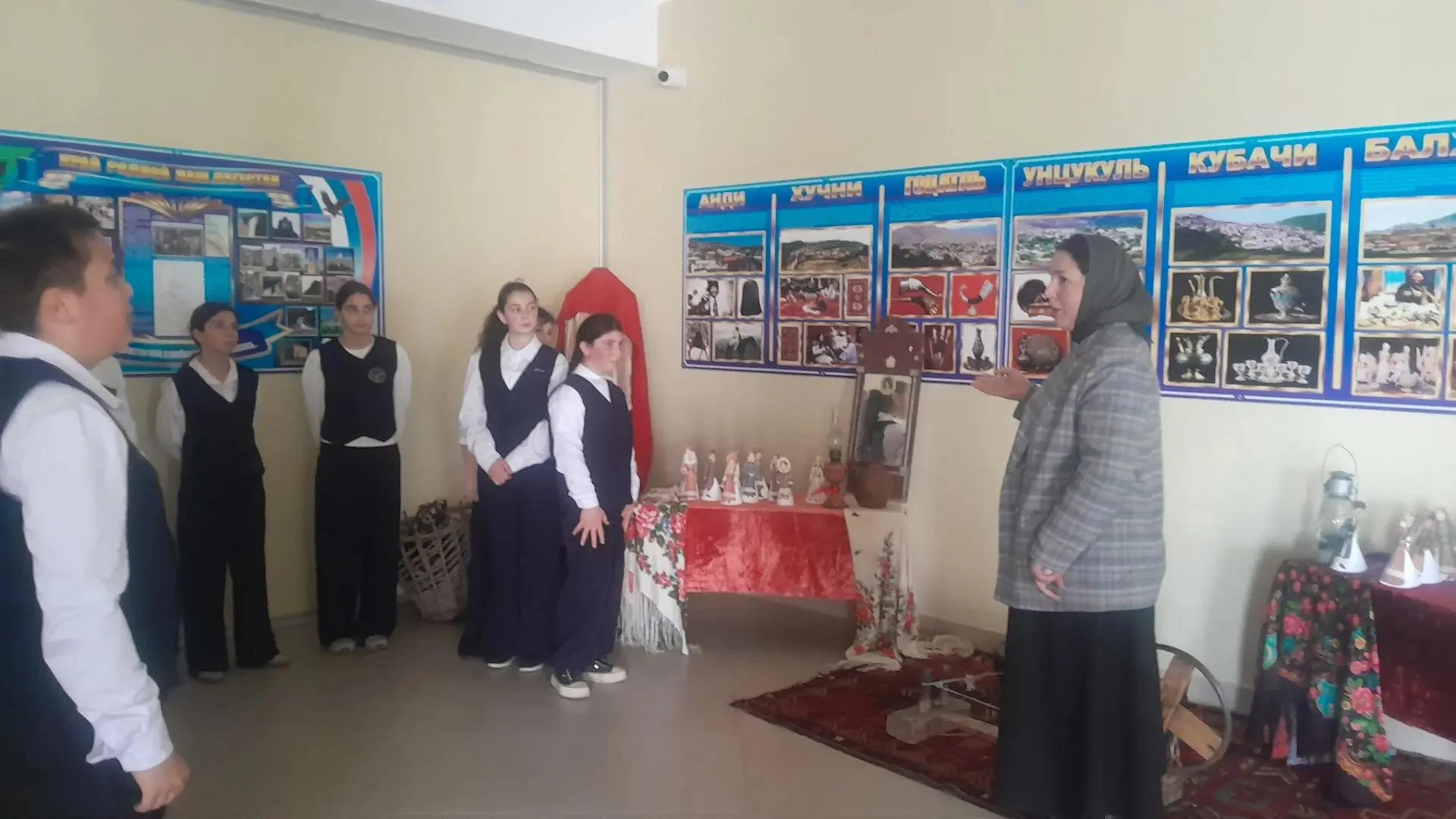 🌍 В единстве народов — сила семьи: открытый урок в 8 «Б» классе 🤝