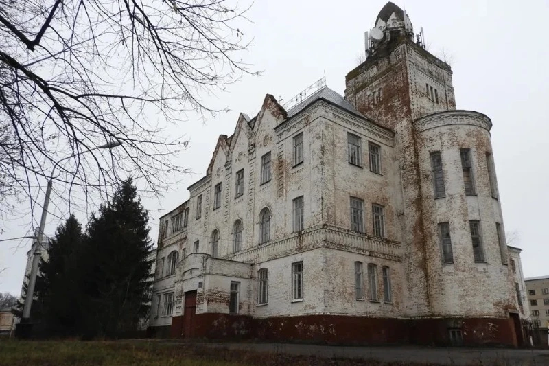 🏰 Чакинский «Хогвартс» выставили на торги за 1 рубль