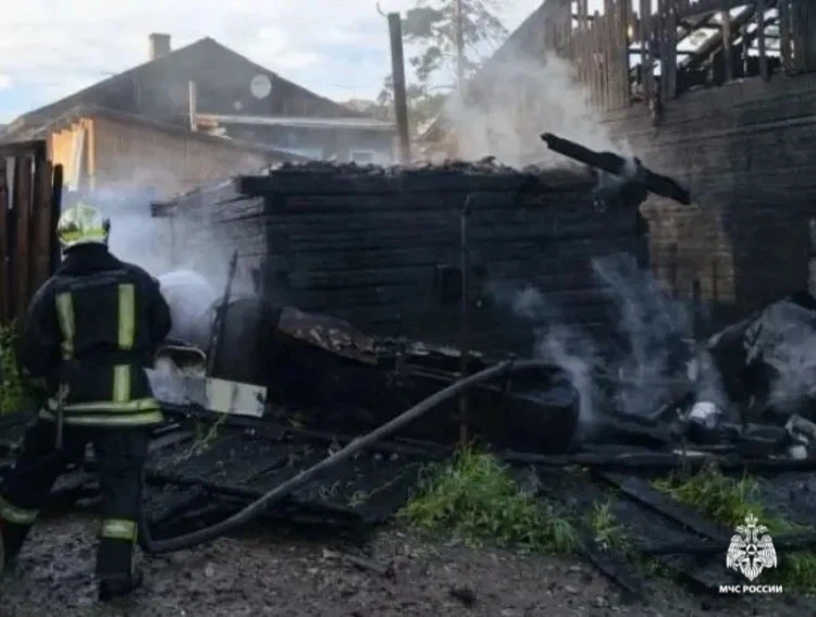 В Бурятии за сутки:
 
🚒  Пожарные подразделения реагировали на 5 возгораний из них в 3 случаях горе