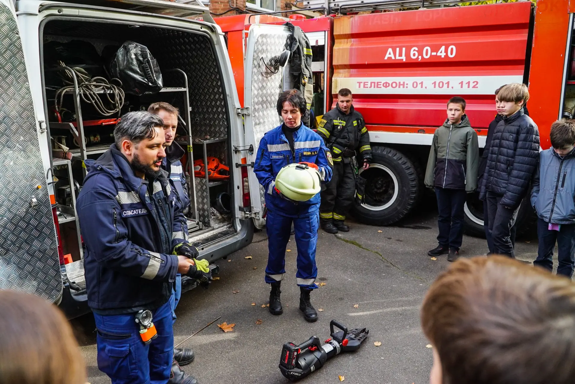 В Химках школьники на практике познакомились с работой спасателей