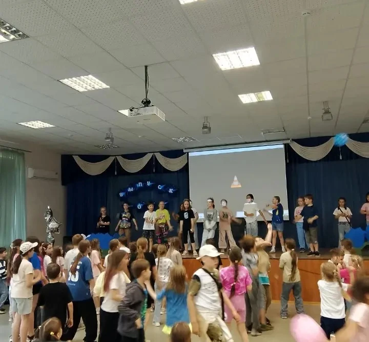 Водный мир и легенды: яркий день в «Мозаике дружбы»! 🌊🐦✨