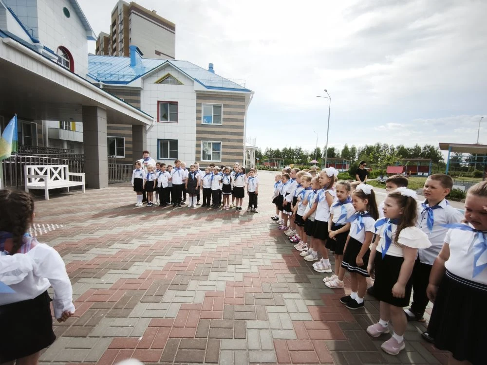 Сегодня в нашем дружном коллективе царила особая атмосфера – атмосфера гордости, достиж...