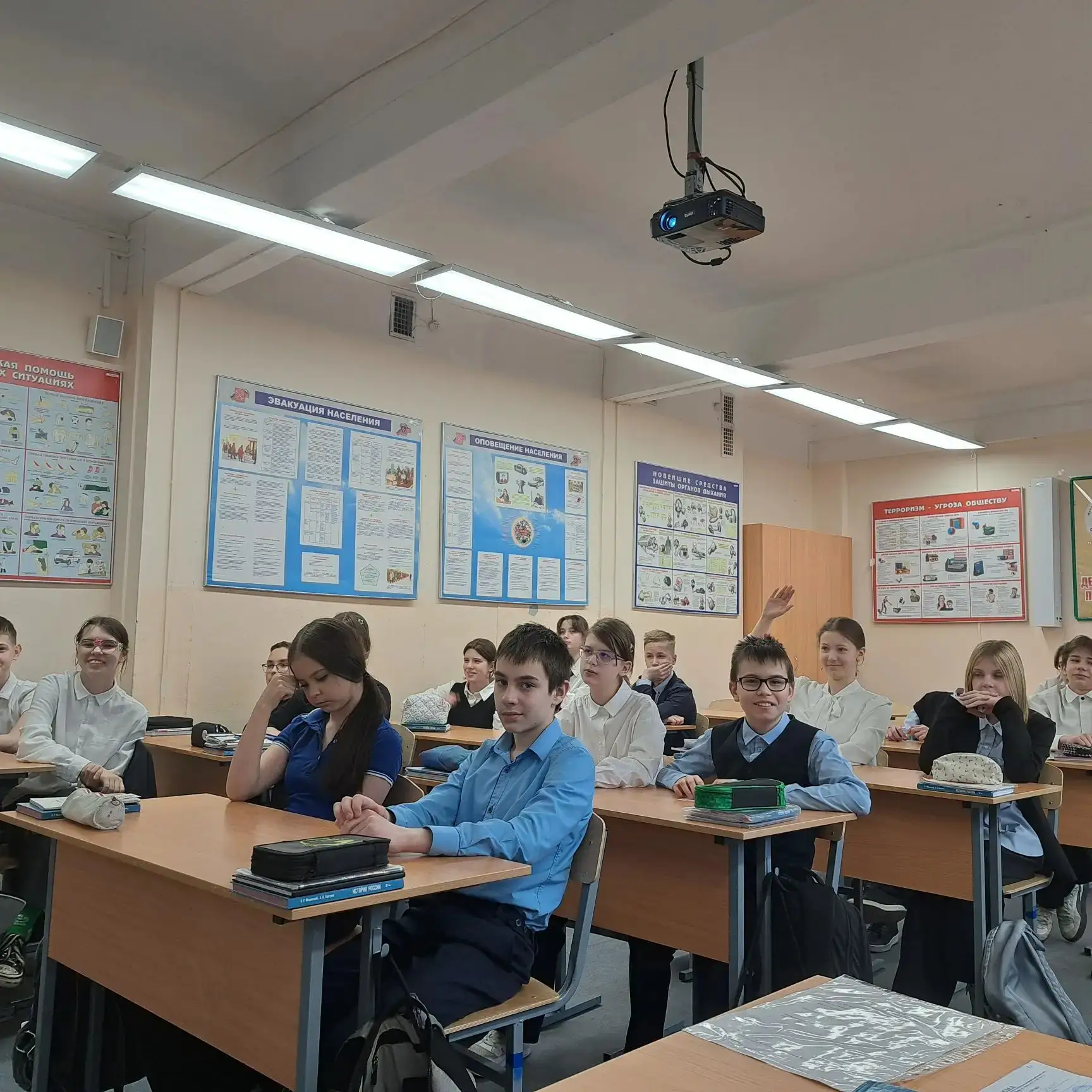 🌍 7 апреля — Всемирный день здоровья!   В нашей школе прошли увлекательные классные часы, посвящённы