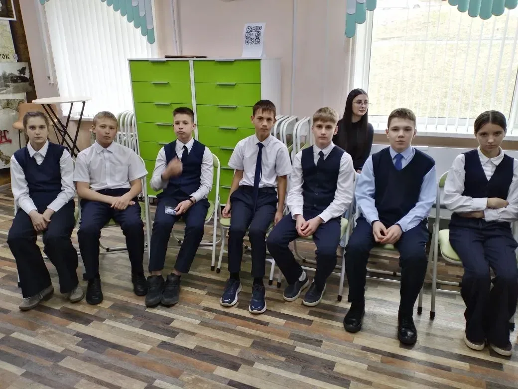 ГИМНАЗИСТАМ ВРУЧИЛИ ПЕРВЫЕ ПАСПОРТА🧑‍🎓🇷🇺   🇷🇺 Сегодня в читальном зале городской библиотеки прошло т
