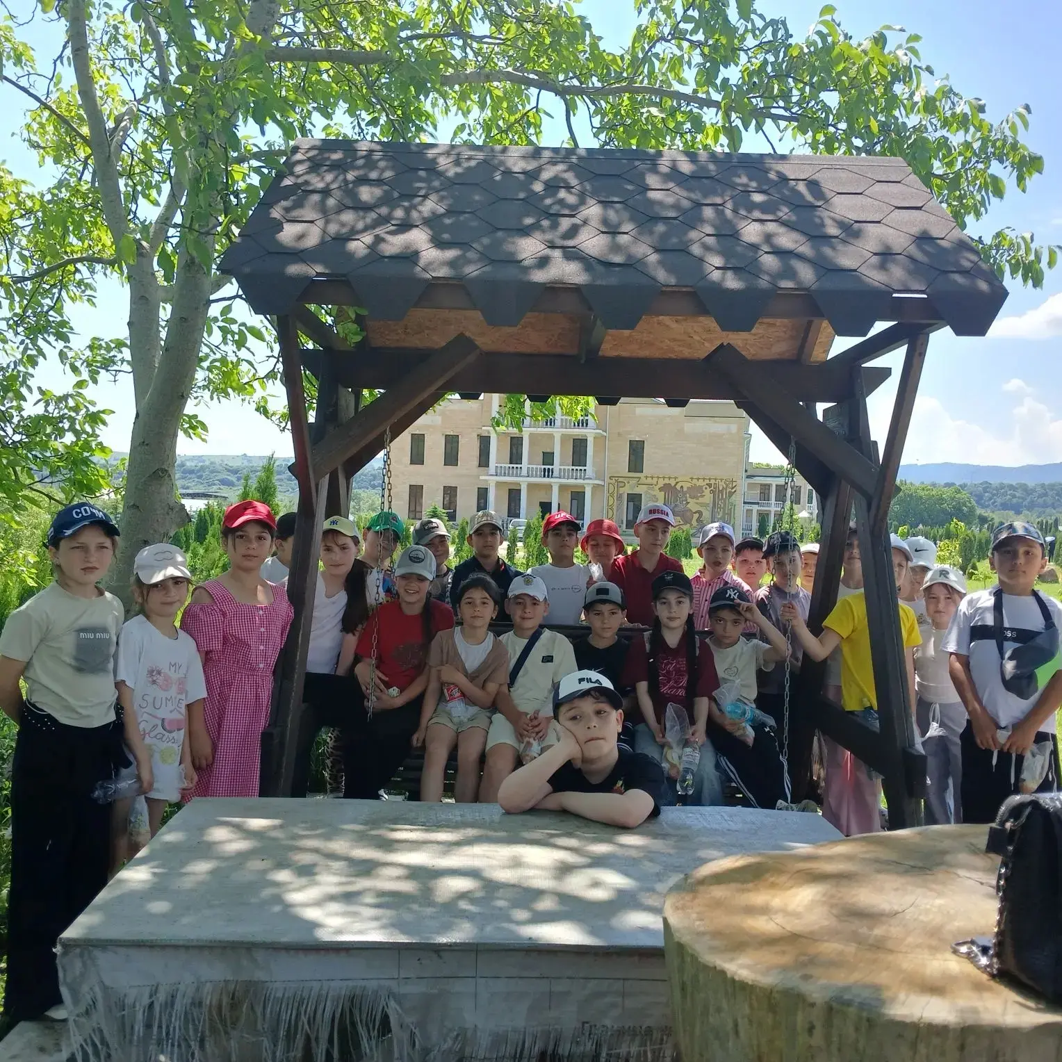Третий день в пришкольном лагере 🏕️🌞🐾🎉

Сегодня, 9 июня, в пришкольном лагере прошёл третий день