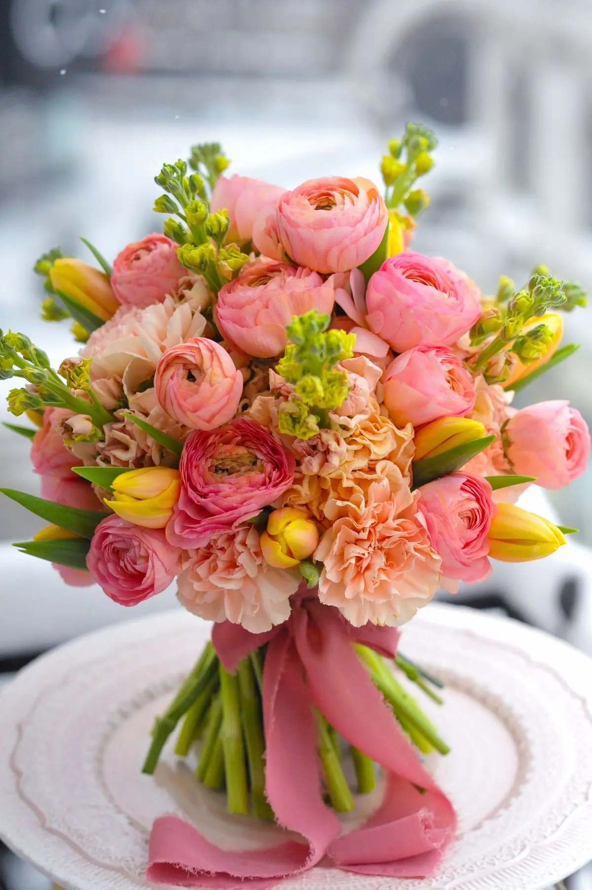 В снежный февральский  день мы сердечно поздравляем учителя  русского языка и литературы Ирину Серге