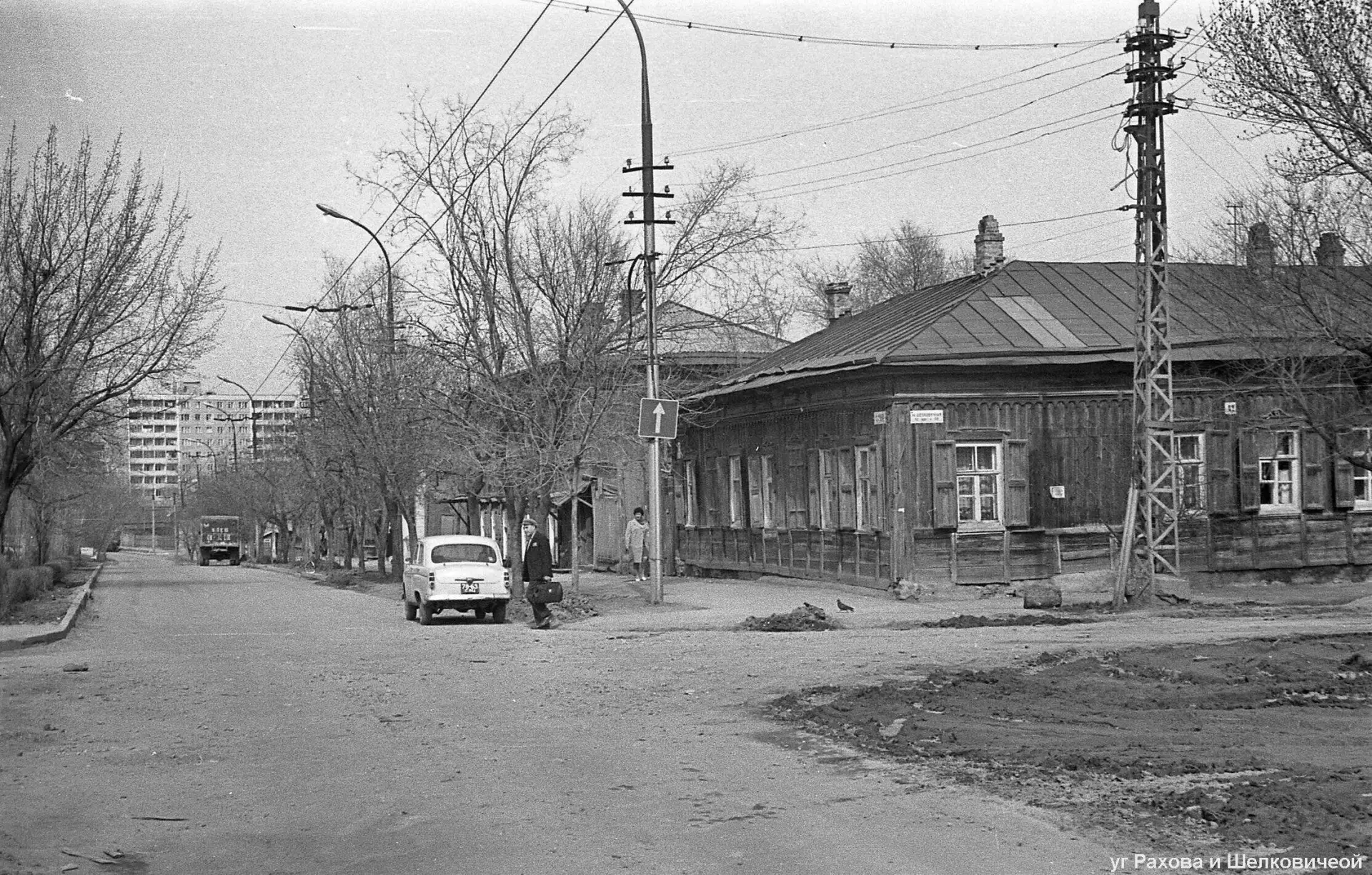 Угол Рахова и Шелковичной. 1979 г.