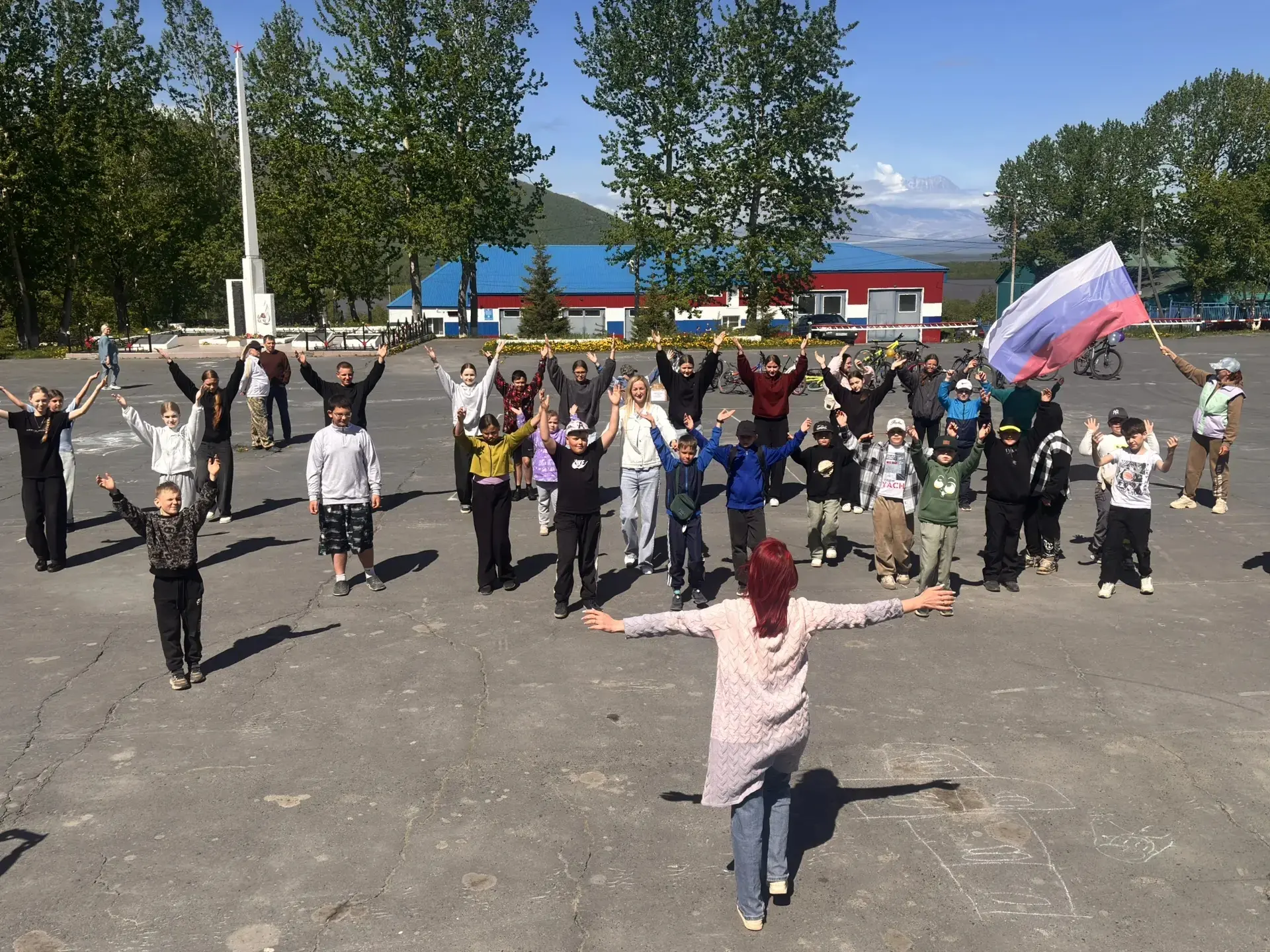 🎉 ЕДИНСТВО, СПОРТ И ТАНЦЫ!

11 июня в поселке Ключи  прошёл яркий спортивно-танцевальный марафон, п