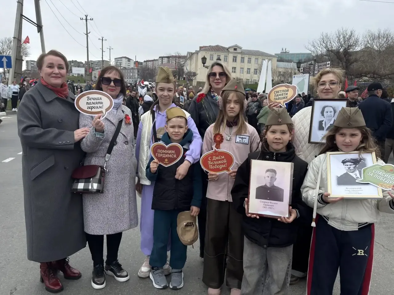 Сотрудники МБУК "Холмская ЦБС" приняли участие в праздничном мероприятии, посвященному ...