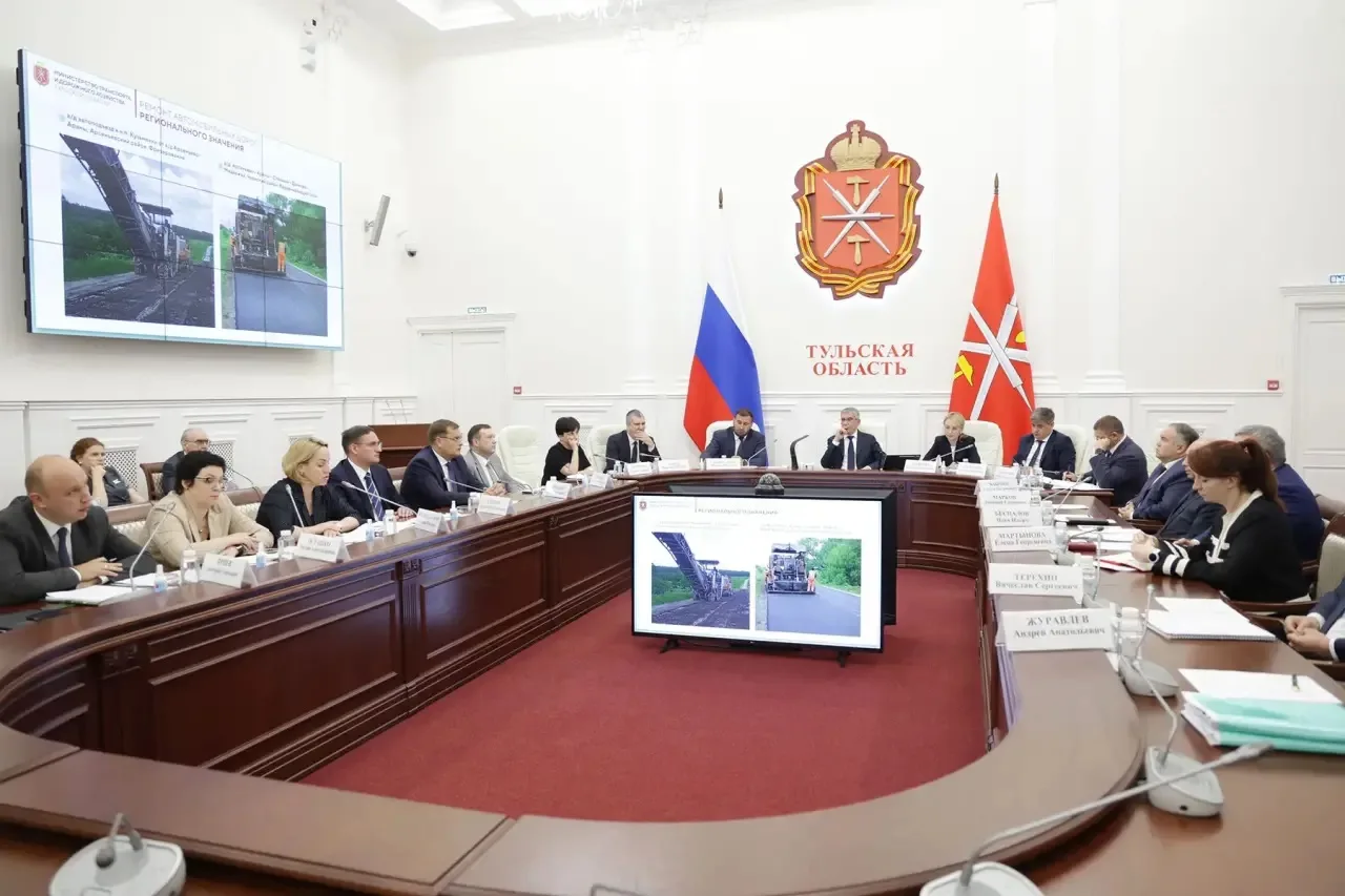 Дорожная кампания: как обновляются дороги региона

На еженедельном оперативном совещании заслушал от