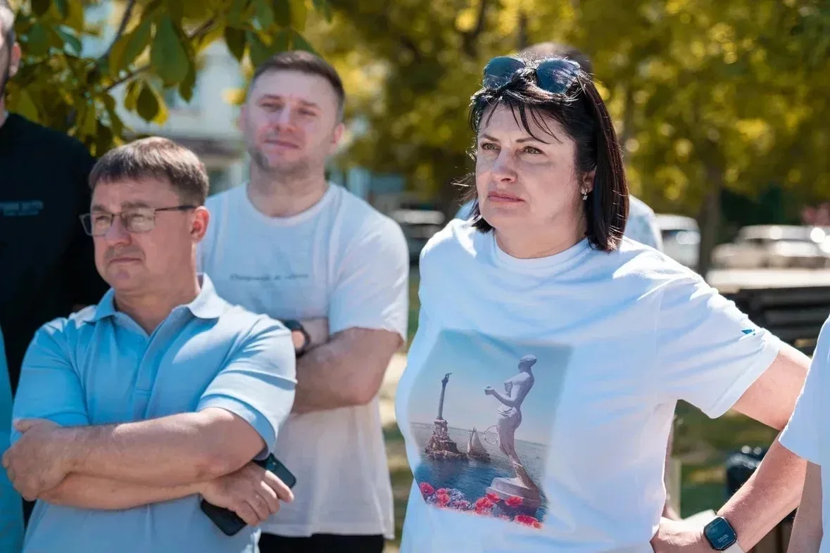 В сквере Николая Музыки высадили более 40 павловний

В День России команда «Единой России» высадила 