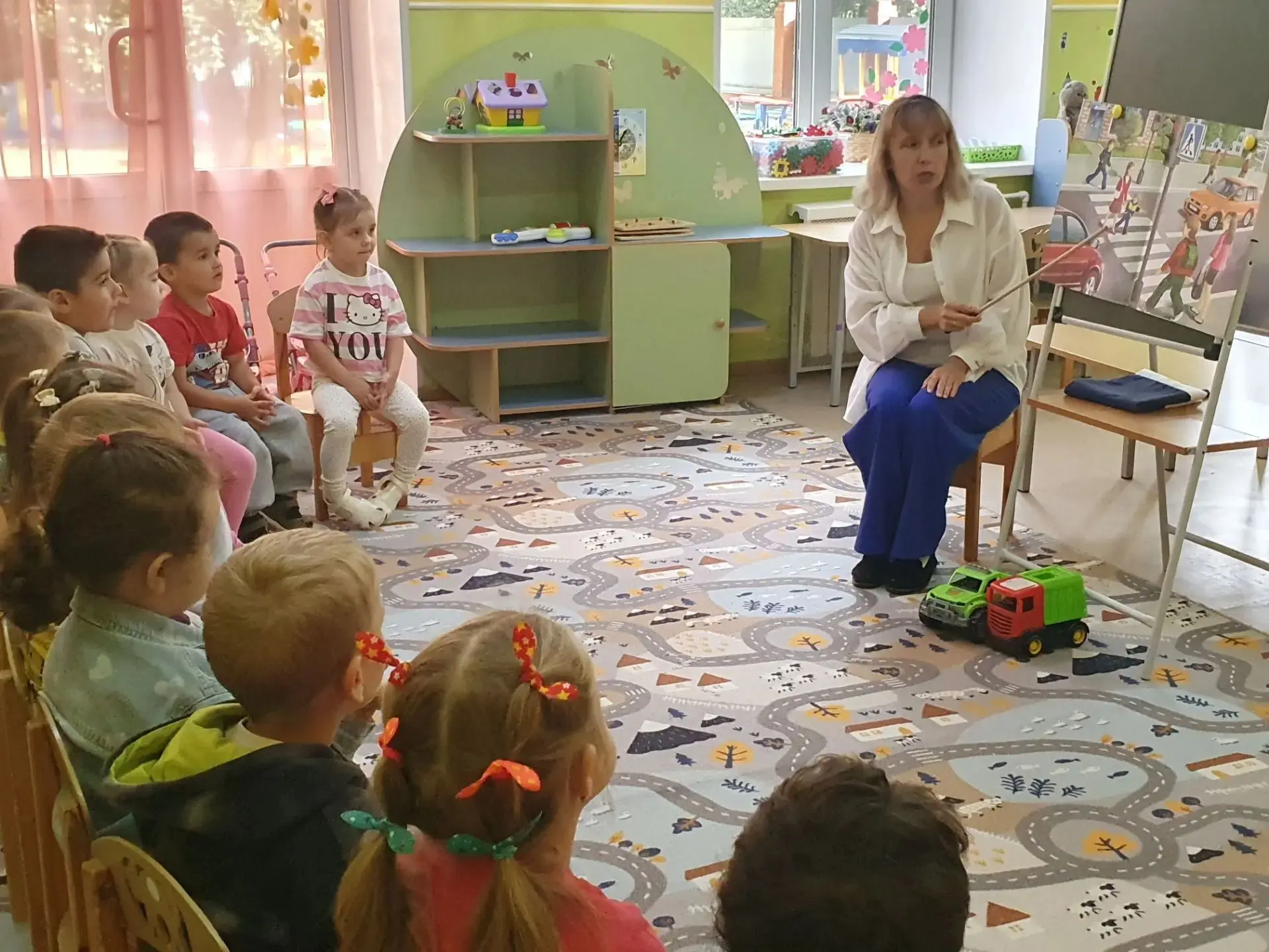 🚨 В рамках Месячника безопасности детей во второй младшей группе "Одуванчик" прошло за...