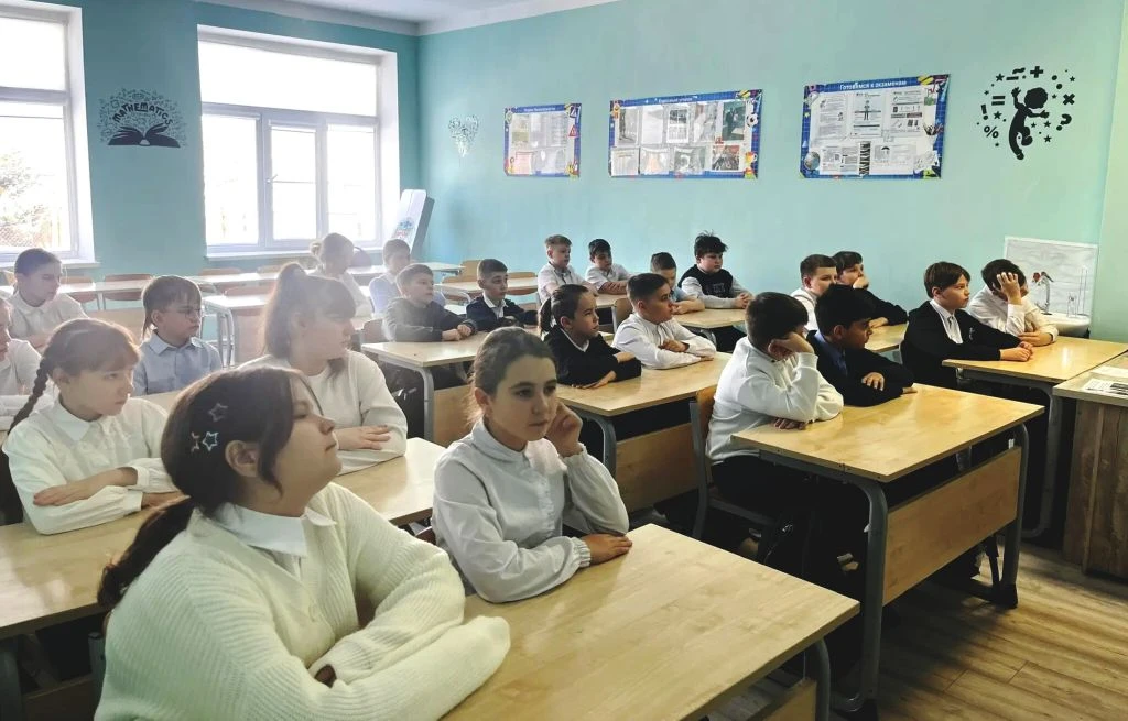 Библиотечный урок истории: блокадный Ленинград – урок мужества для пятиклассников  27 января состоял