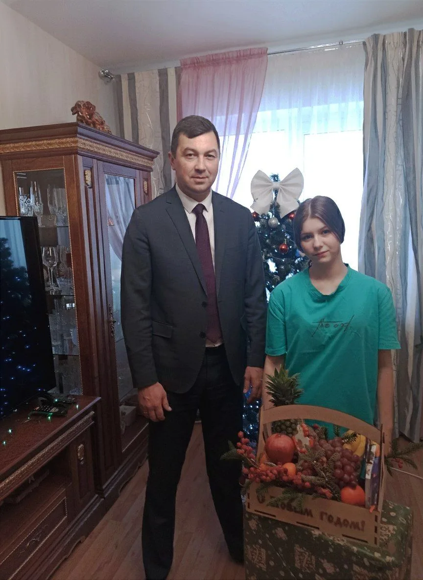 ❄️Министр исполнил новогоднее желание юной школьницы из Красноармейска Министр области — председател