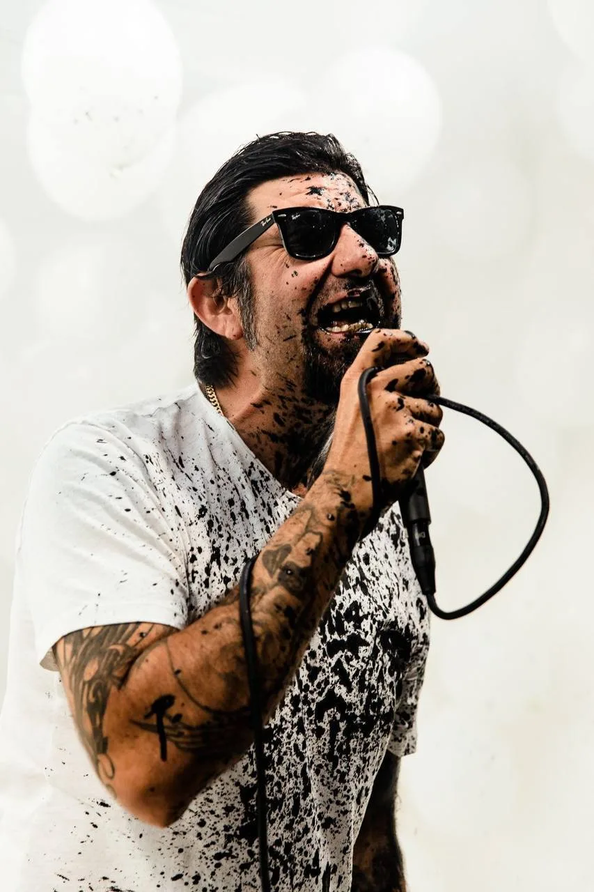 20 июня 1973 года родился американский музыкант
Чино Морено (Chino Moreno)

Более известный как вока