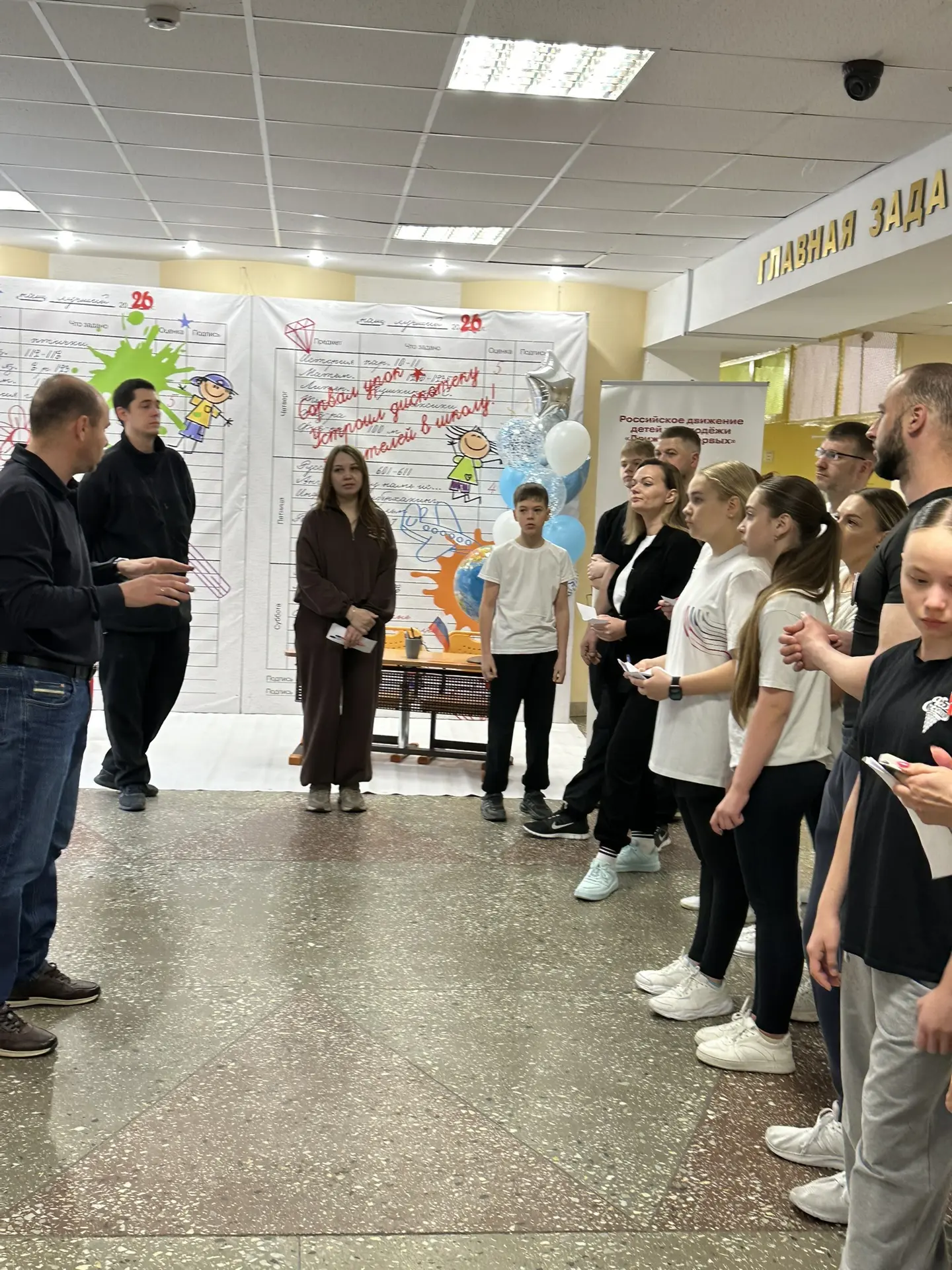 🪖ЗАРНИЦА 2.0  В дождливое субботнее утро Гимназия тепло распахнула свои двери для участников городск