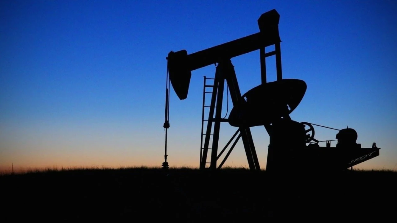 Российская нефть Urals поднялась выше отметки $105 за баррель, сообщают СМИ.