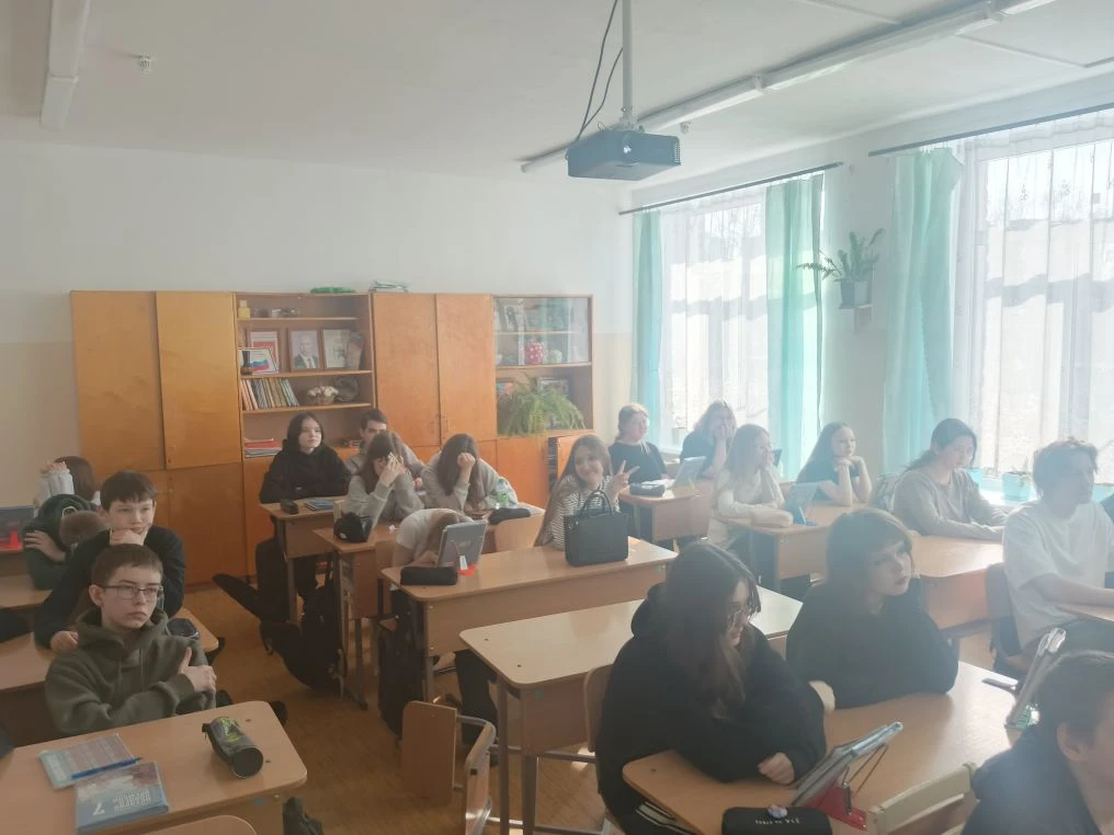 ‎🇷🇺 Русская весна в наших сердцах: о Крыме и Севастополе ‎ ‎Мы продолжаем знакомить школу с событиям