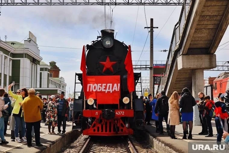 «Поезд Победы» приедет в Курган перед 9 Мая.  Ретропоезд на паровой тяге запустили к 81-й годовщине 