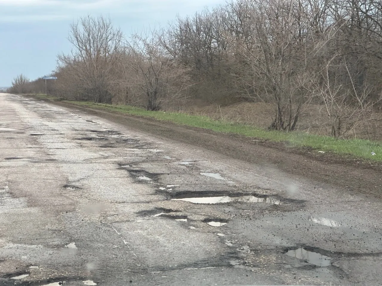 Михайловка. От подписчика "Дорога от "трактора" в сторону Отрадного. Ехать не возможно по таким доро