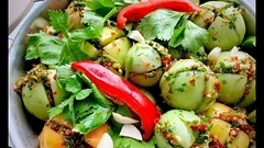 ВКУСНЕЙШИЕ ЗЕЛЁНЫЕ ПОМИДОРЧИКИ - КВАШЕННЫЕ И БЫСТРЫЕ 
 
Ингредиенты: 
 
- 5 кг помидор 
- 200 гр чес