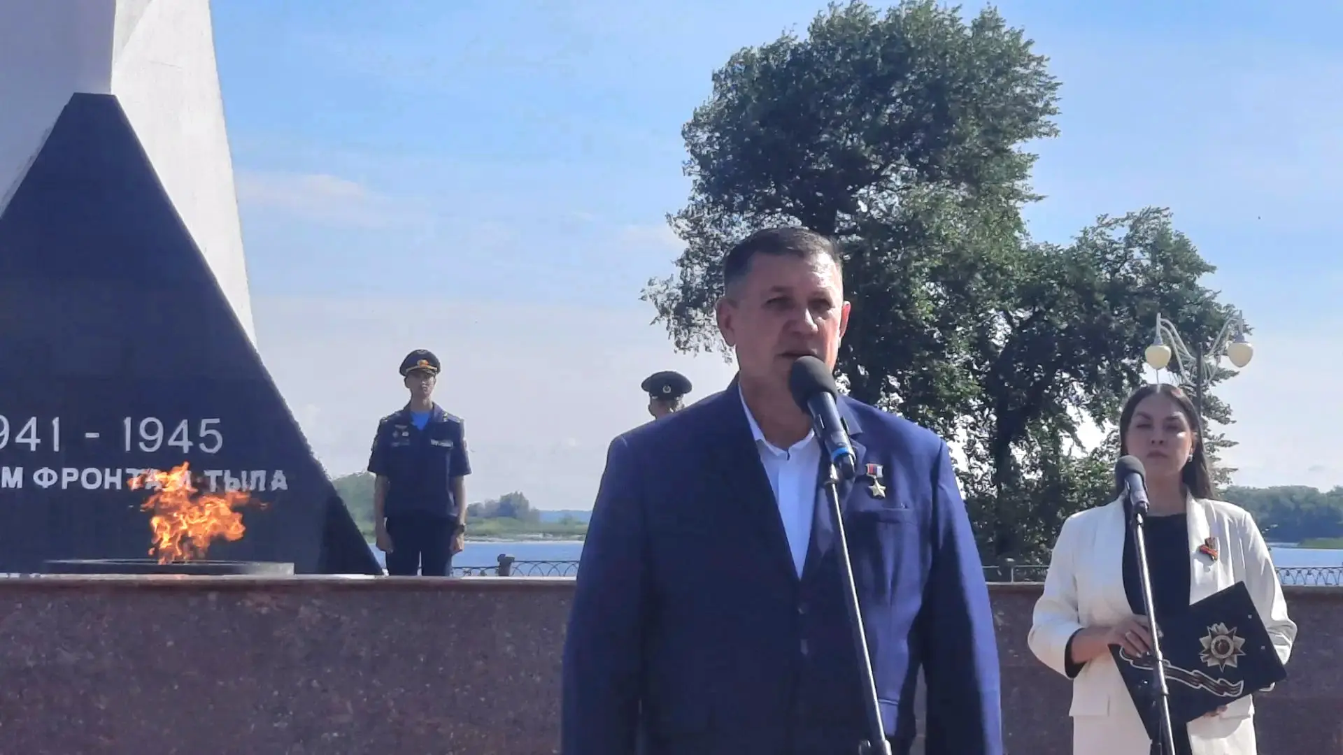 Сегодня по всей стране проходят памятные акции, посвящённые Дню памяти и скорби. Ровно ...