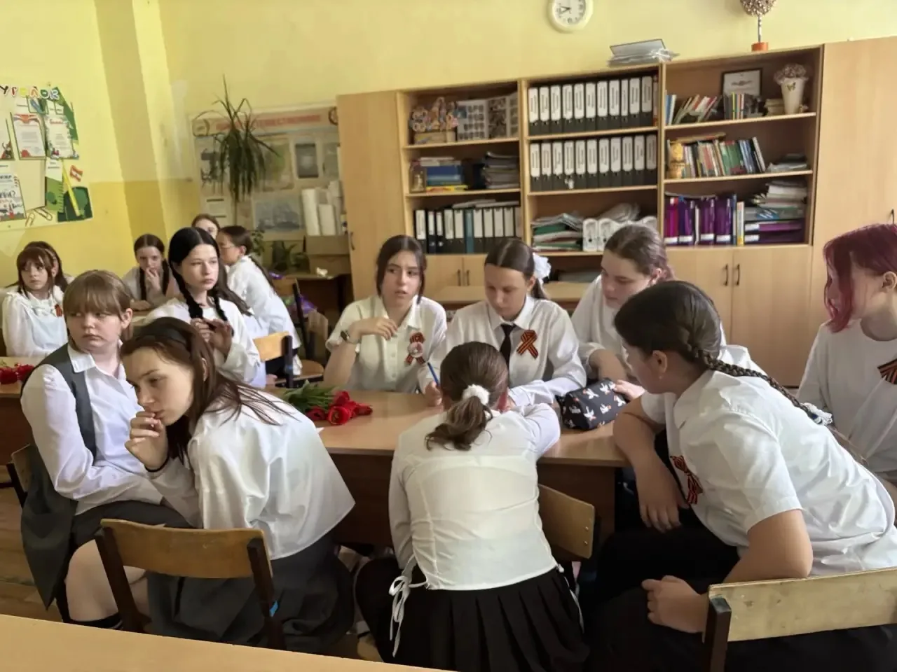 🎖️ Квиз Памяти ко Дню Победы: знания и уважение к истории 🎖️  В 6‑Д классе прошёл тематический квиз,