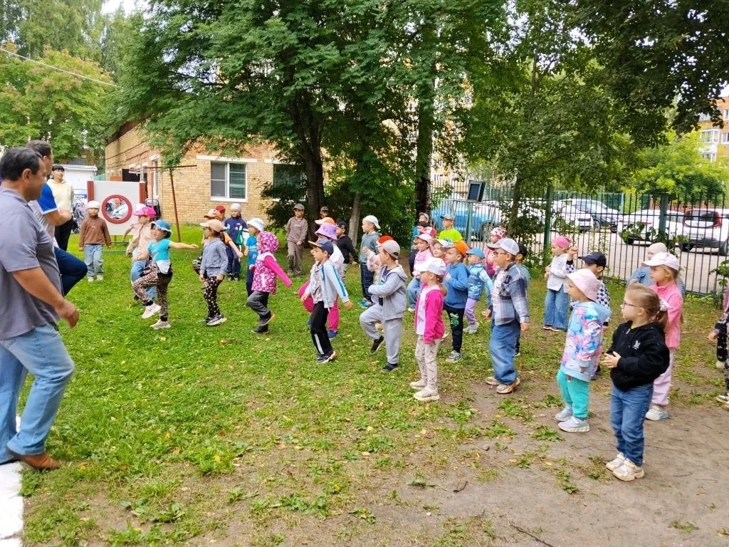 Сегодня в преддверии Дня физкультурника в нашем детском саду прошла акция «Старт недели...
