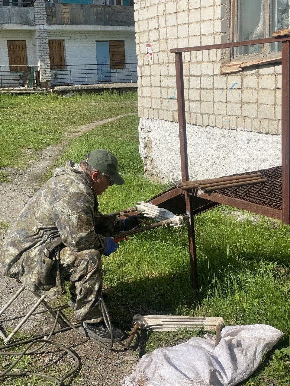 В поселке Будукан продолжается капитальный ремонт многоквартирного дома

В поселке Будукан Еврейской