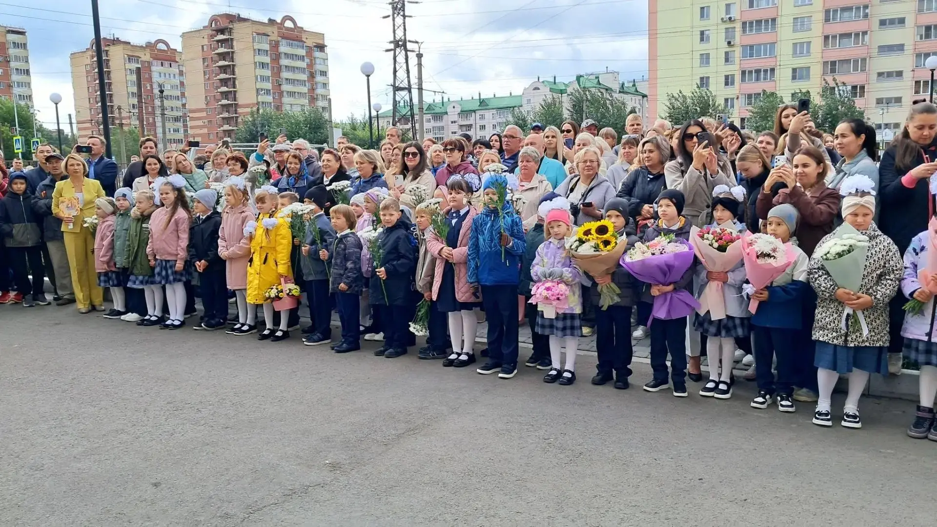🔔Сегодня в нашей гимназии прошла торжественная линейка, ознаменовавшая начало нового 2...