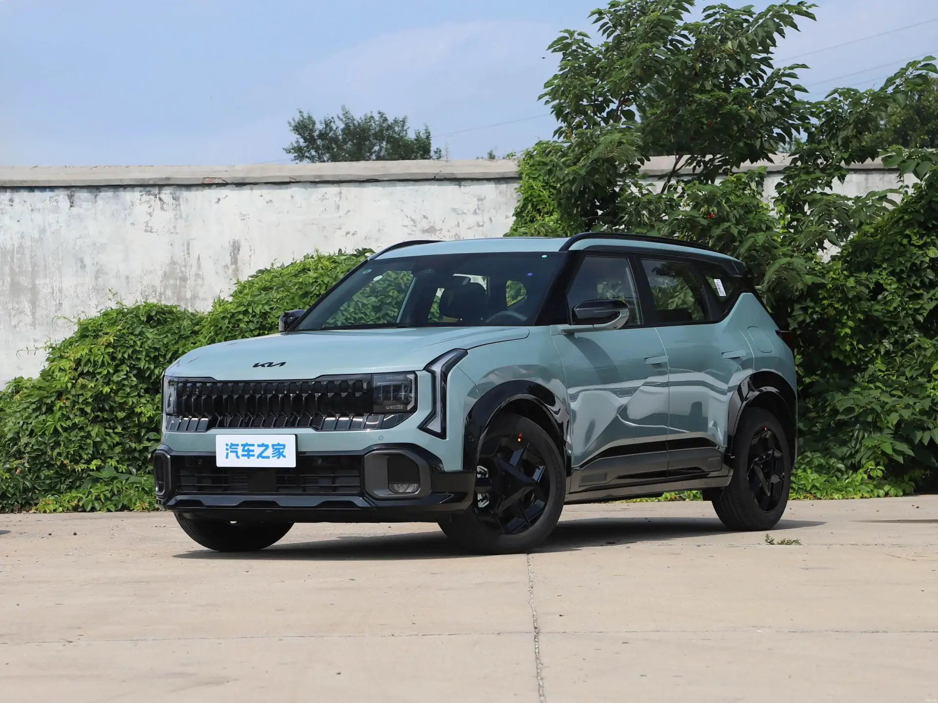 Кроссоверу Kia Seltos перекроили салон под вкусы китайской публики

Внешне китайский «Селтос» практи