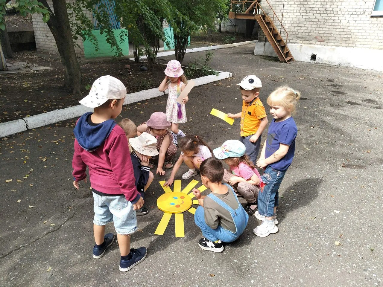 #летодружбадетство
#безопасноедетство
День дружбы в "Радуге" и "Пчёлках"!
«Всем дружить необходимо –