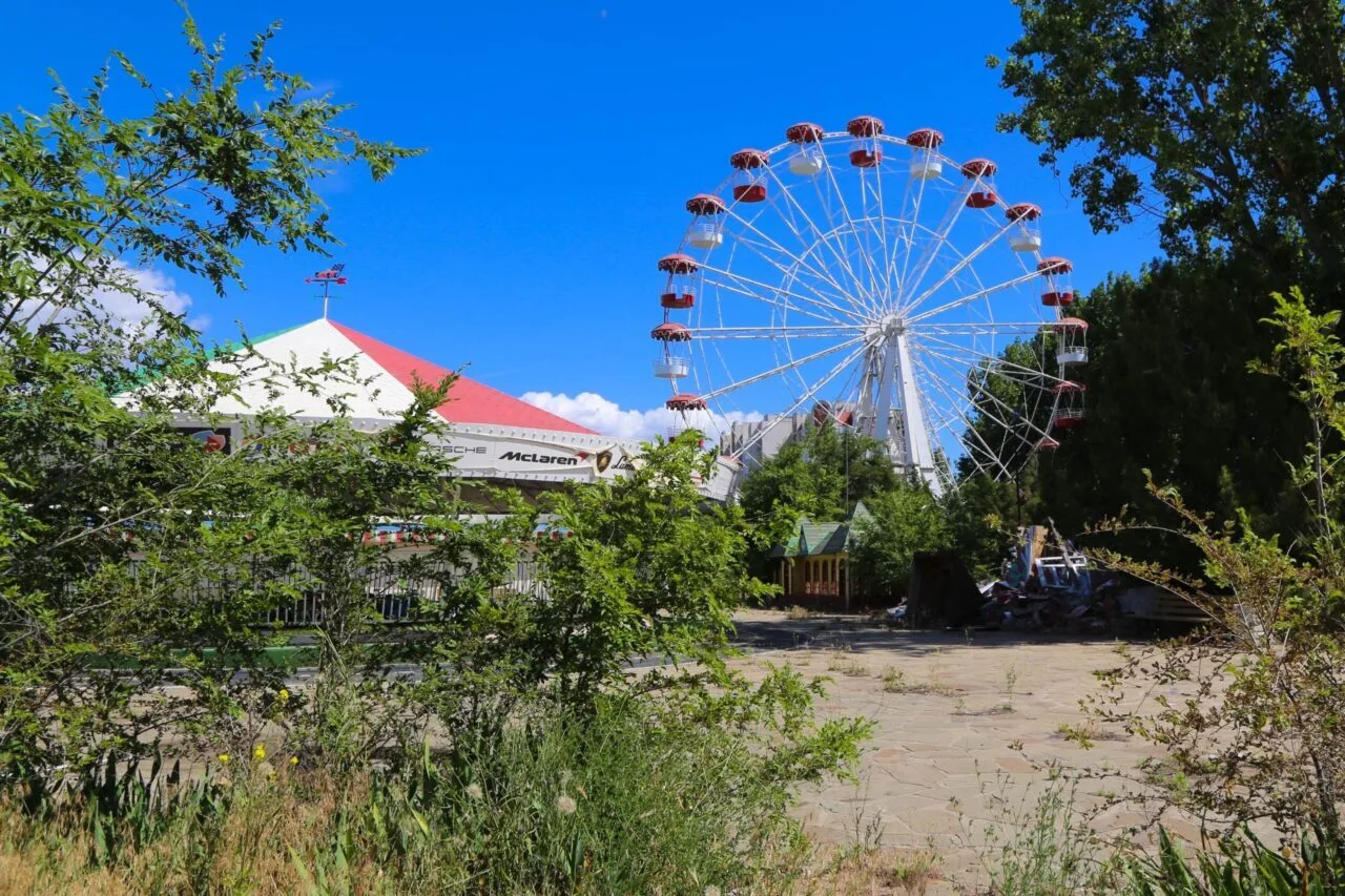 В Астрахани суд решает судьбу колеса обозрения и пруда в парке «Планета»      

В Советском районном