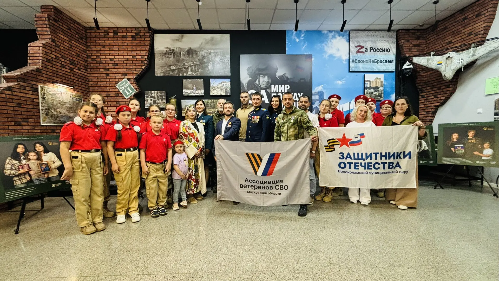 # Честь имею!

Юнармейцы нашей школы приняли участие в акции «Честь имею!», посвященной 85-летию нач