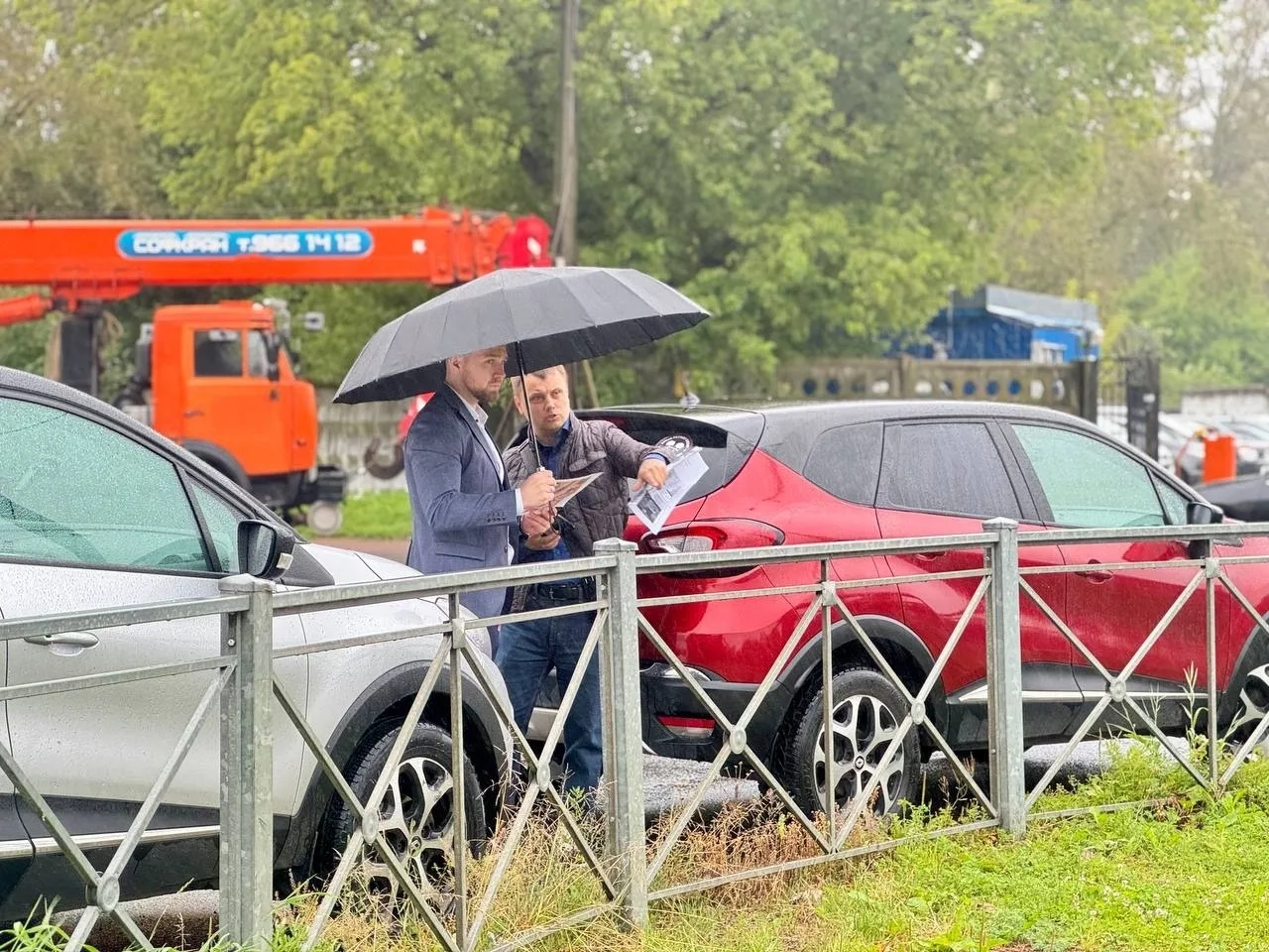 Врио замначальника ГАТИ Максим Истомин осмотрел 3 адреса в Центральном районе, где пете...