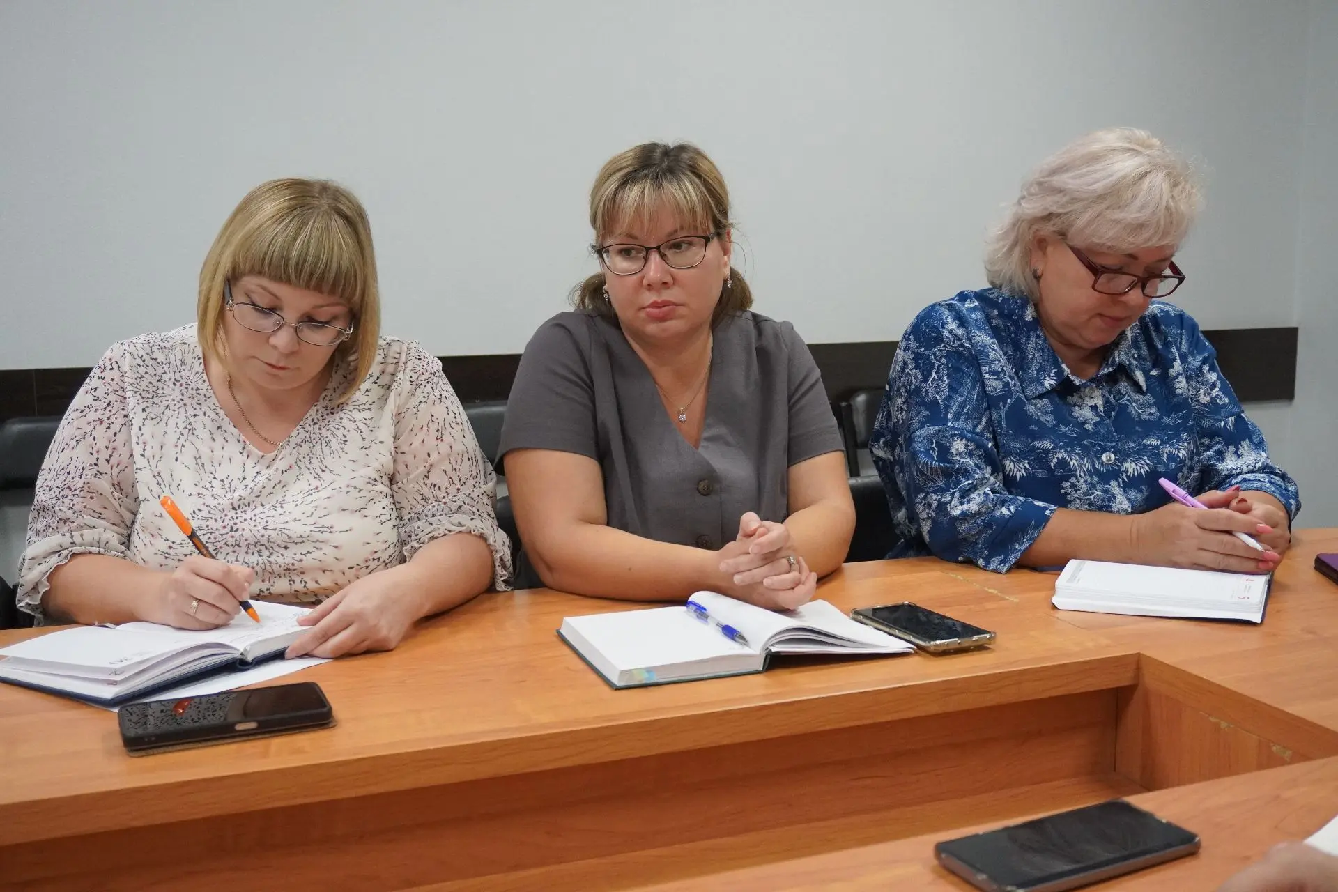 📢Еженедельное аппаратное совещание состоялось в комитете по образованию

В понедельник, 27 июля, пр