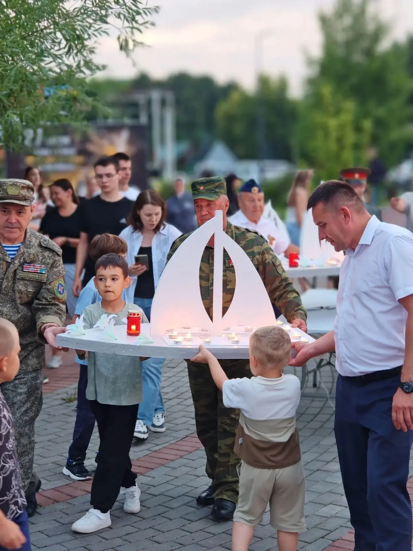 Арча шәһәрендә Донбасста сугыш корбаннары булган балаларны искә алу көненә багышланган хәтер акциясе