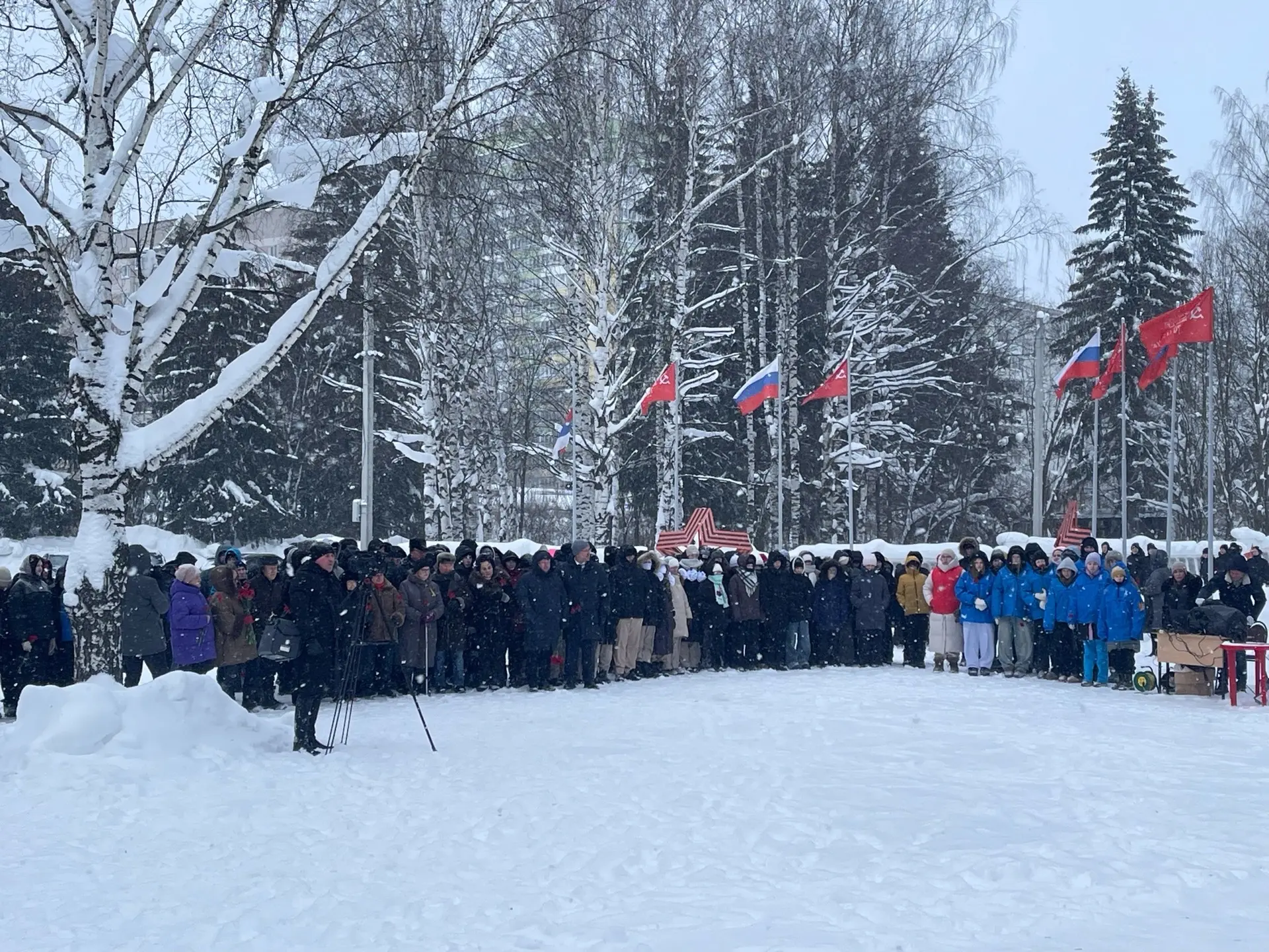 Почтим память героев Сегодня, 27 января, на Лобановском кладбище прошло торжественное мероприятие, п