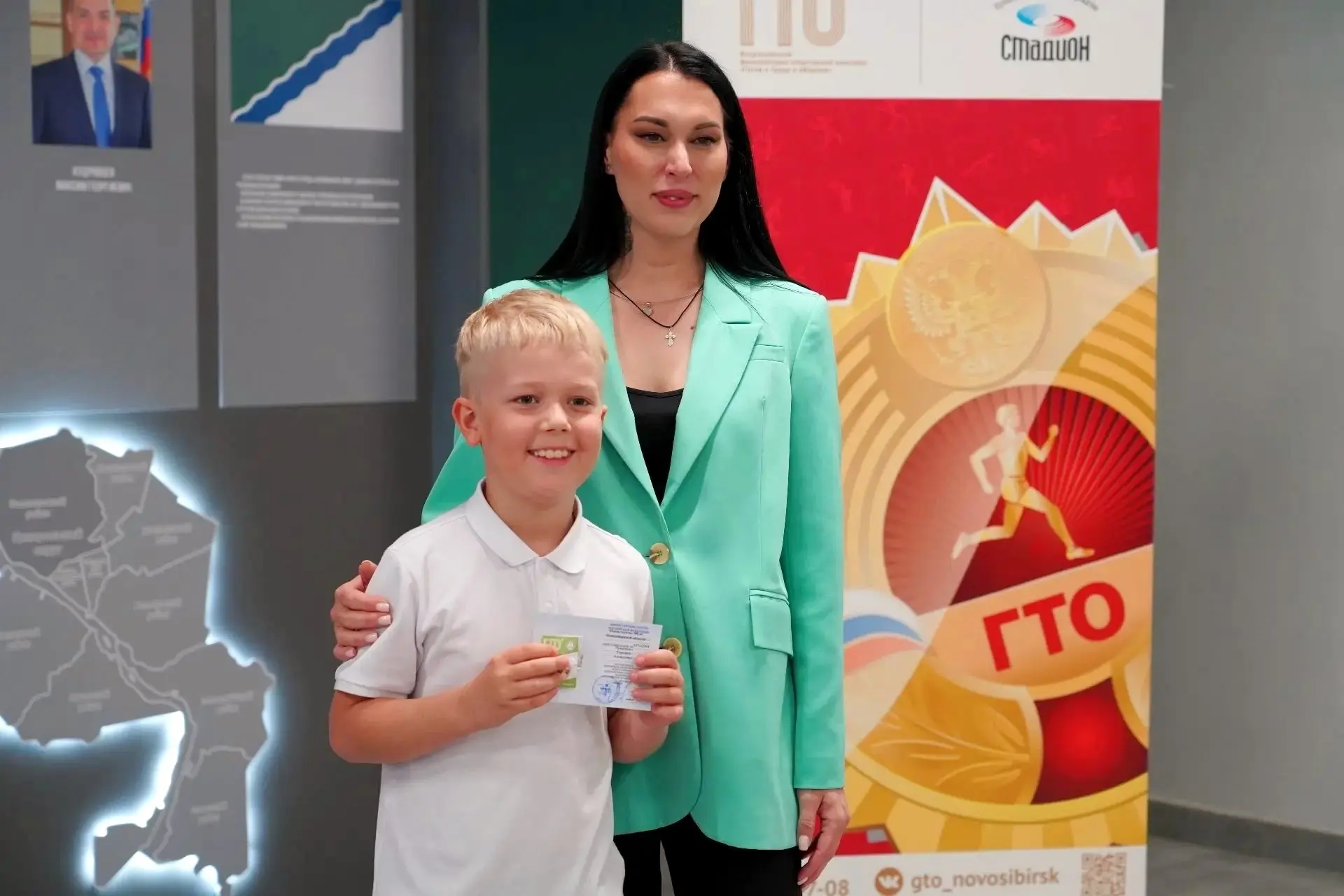 🏆Торжественная линейка и чествование значкистов ГТО в #МАОУСОШ222 ✅  Сегодня в нашей школе царила по