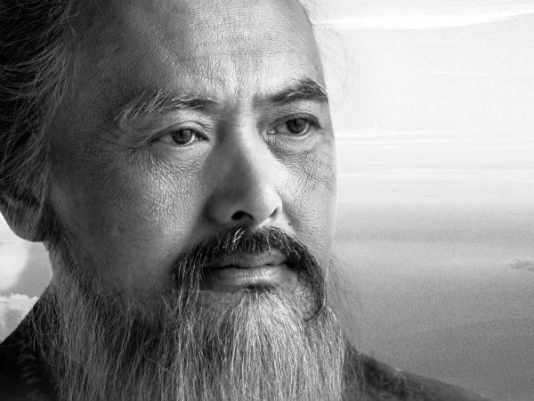 Закончи цитату: «Только самый мудрый и самый глупый никогда не …»